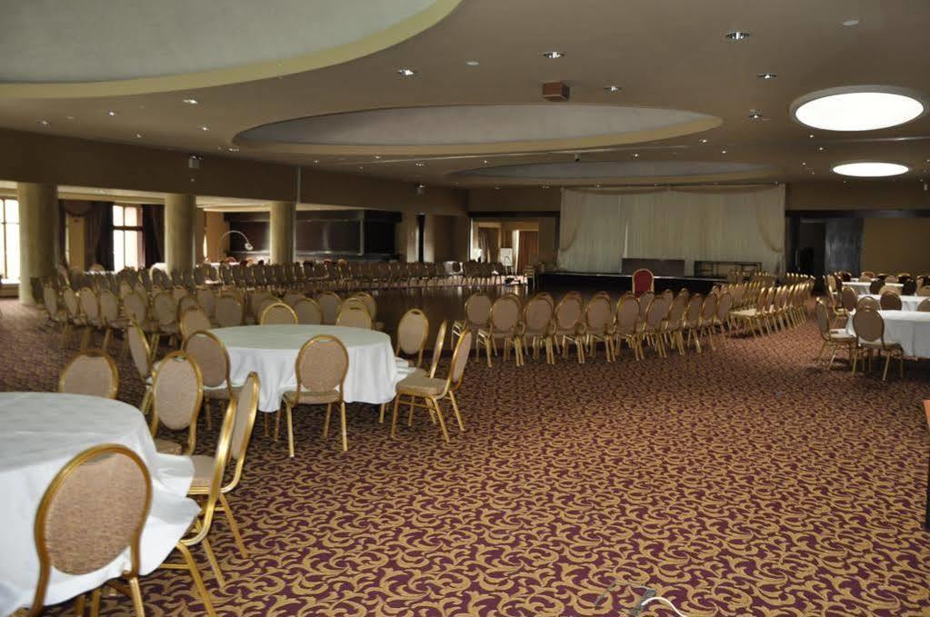 Jackson'S Hotel & Leisure Centre Ballybofey Exterior photo